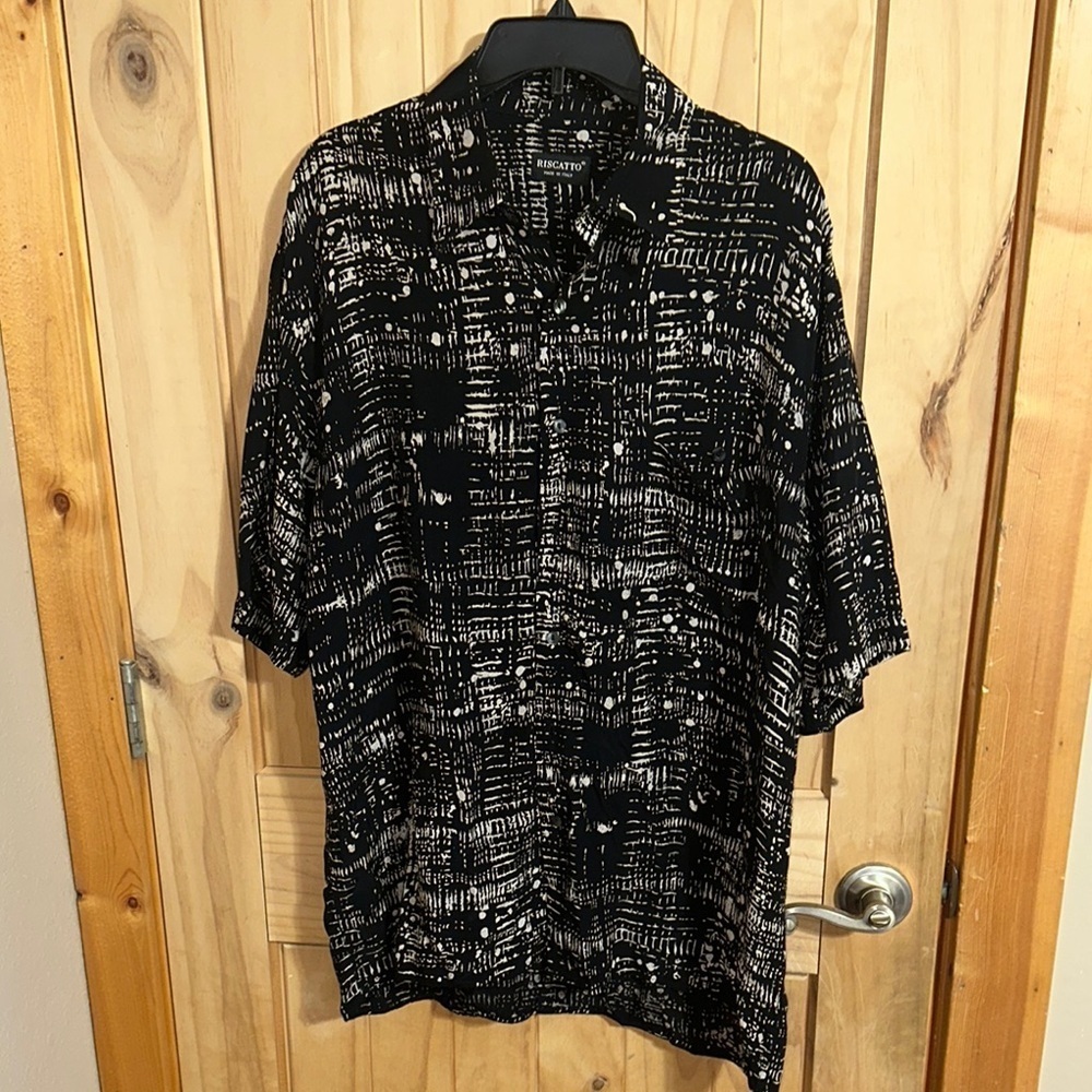 Vintage RISCATTO Black and White Men's Short Sleeve Shirt. Made in Italy
